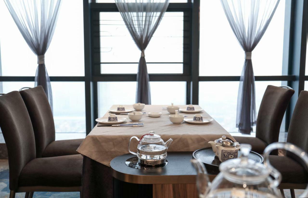 Venus Royal Hotel Foshan Kuiqi Road Metro Station Bagian luar foto