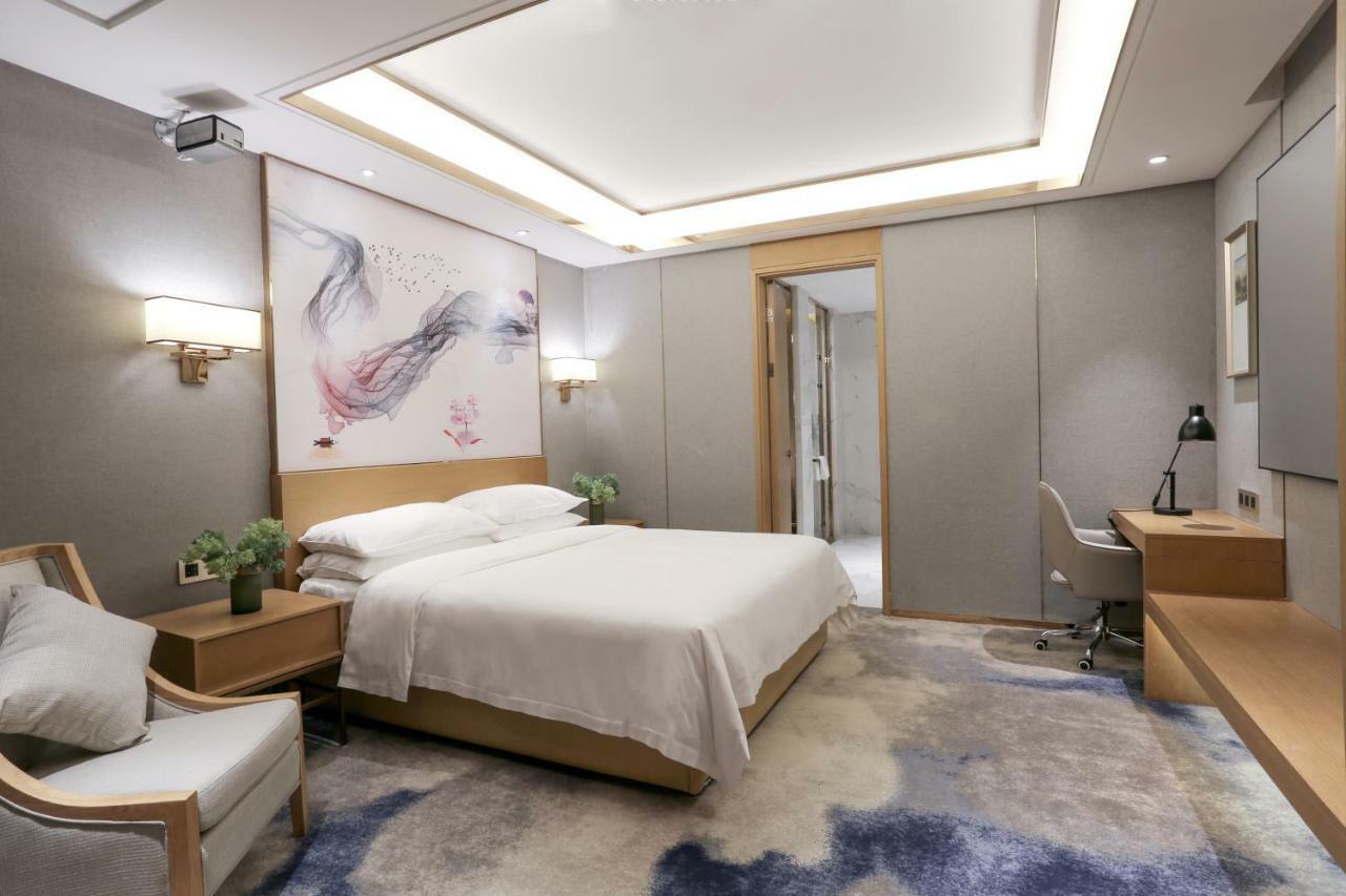 Venus Royal Hotel Foshan Kuiqi Road Metro Station Bagian luar foto