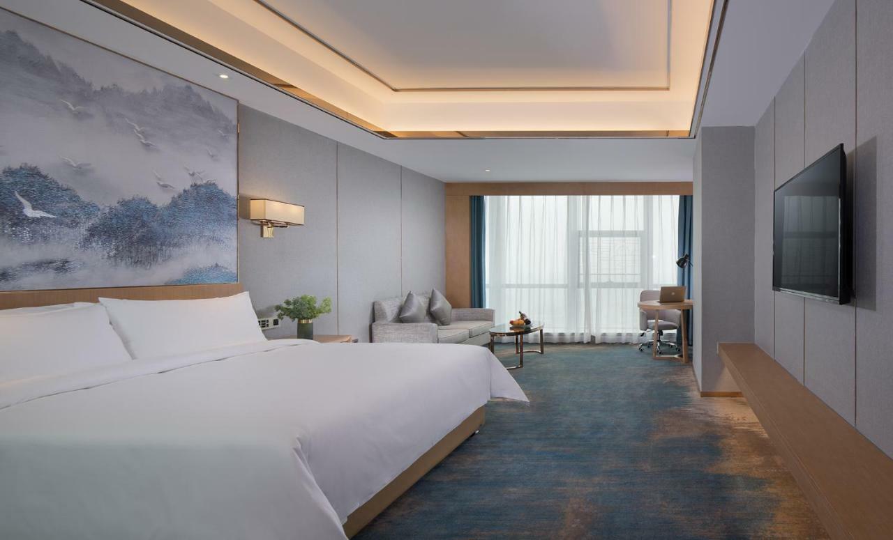 Venus Royal Hotel Foshan Kuiqi Road Metro Station Bagian luar foto