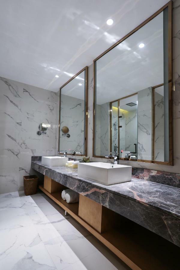 Venus Royal Hotel Foshan Kuiqi Road Metro Station Bagian luar foto